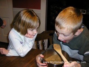 Making cinnamon applesauce ornaments! Making cinnamon applesauce ornaments